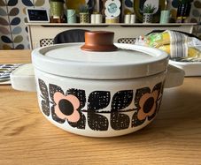 Orla kiely pot