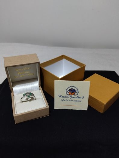 18ct white gold diamond and emerald dress ring