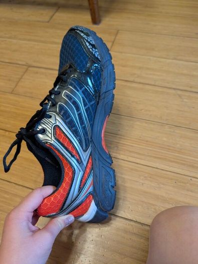 Mens running shoes
