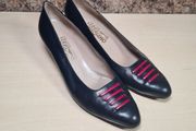 Vintage SALVATORE FERRAGAMO leather shoes mid heels slip on pointy toe navy red Size UK 7 AA very narrow EU 40 (AT1)