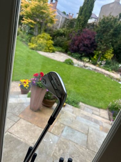 Callaway apex pro 21 irons. ( great condition)