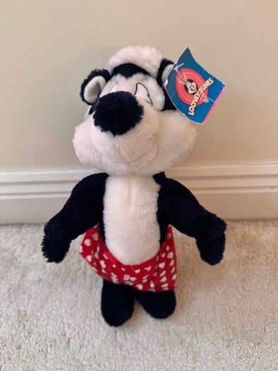 Vintage Looney Tunes Pepe Le Pew Skunk Plush Red Heart Boxers 1997 approx. 35 cm. Please see photos