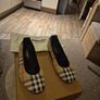 Burberry girls shoes Image 3