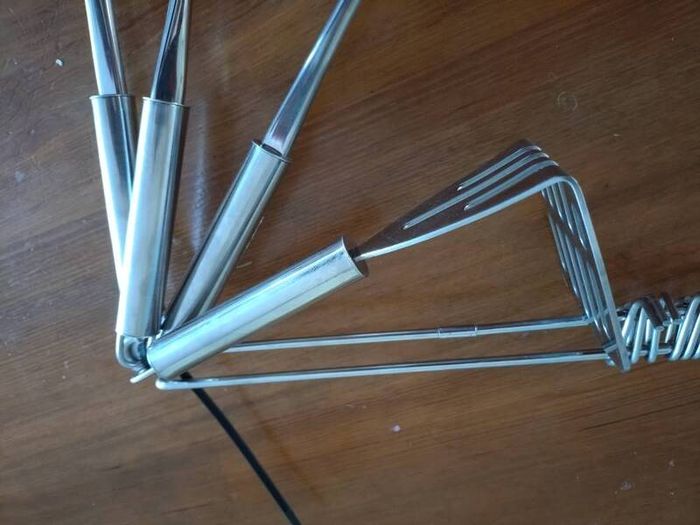 Utensil set and rail with hanging hooks