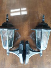Outdoor wall lantern