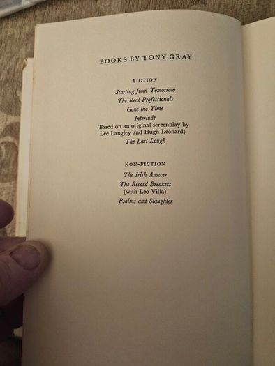 The Orange Order. By Tony Gray. First Edition Hardback With Dustjacket In Good Condition.  See Photos For Same.