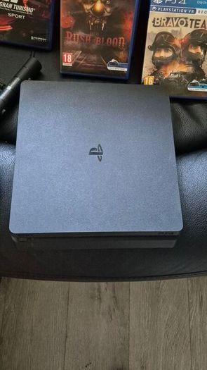 ps4 with vr, accessories and 16 games
