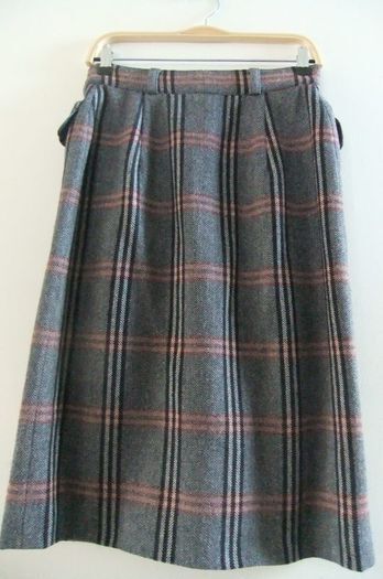 Henry White Vintage Lambs Wool Jacket & Skirt. UK12