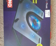 Laptop cooling stand