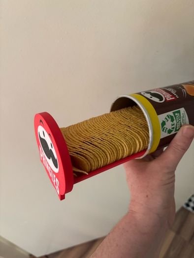 Pringles Reusable lid and feeder tray