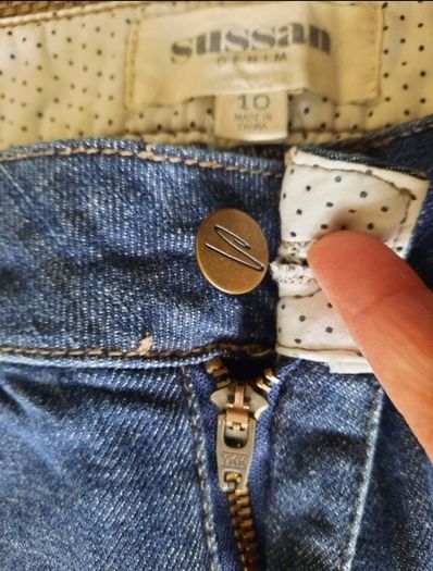 Sussan denim cotton jeans 30 inch waist and 30 inch leg in very good condition see last two photos for exact measurements FREE STANDARD POSTAGE INCLUDED