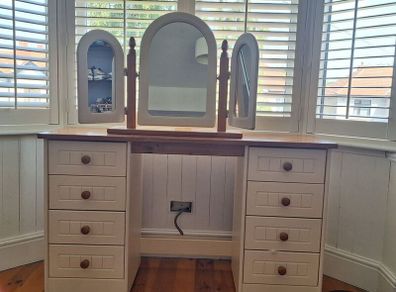 Dressing table