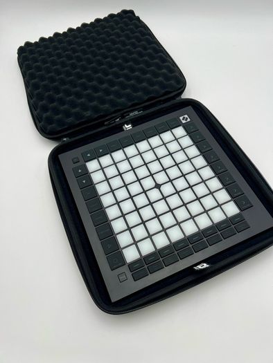Novation Launchpad Pro MK3 incl UDG Case and Decksaver