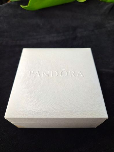 Authentic Pandora Sterling Silver Sparkling Elevated Heart Pendant Necklace with Box