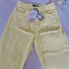 BNWT Boohoo Lemon Yellow High Rise Straight Leg Jeans Size UK 6 Raw Hem