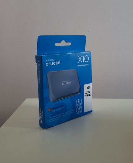 Crucial X10 4TB Portable SSD - Up to 2100MB/s read, 2000MB/s write - PC and Mac - USB 3.2 External Solid State Drive
