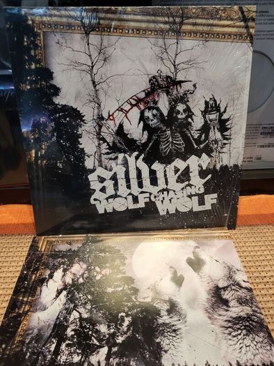 Silver - Wolf Chasing Wolf