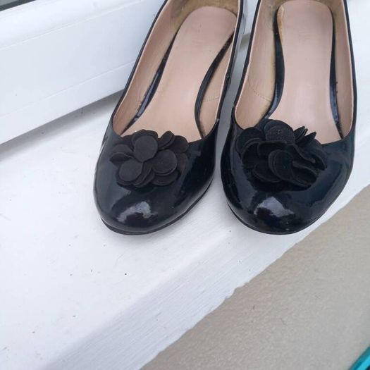 ladies low heel