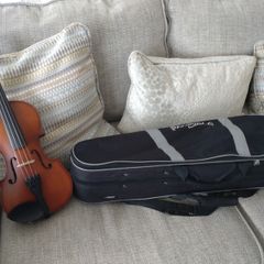 1/2 size violin