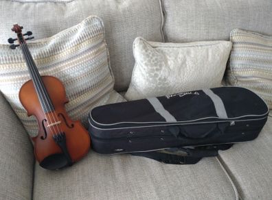 1/2 size violin