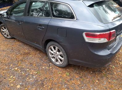 Breaking Avensis 2.0d d4d estate