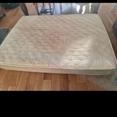 Mattess 4ft6 (small double) FREE
