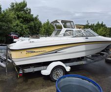 Chaparral 180 speed boat