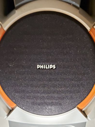 Sony Micro Hifi System Model CMT-CP1, Radio, CD and Tape with Two Philips Speakers Model FWB-C355-01 in excellent condition