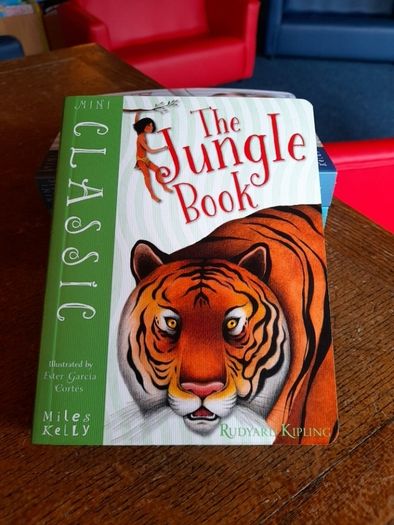 Four Mini Classic books bundle E4