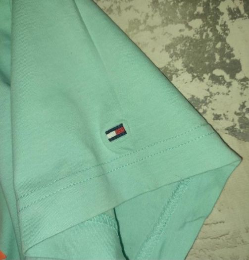 Tommy Hilfiger T-Shirt size M