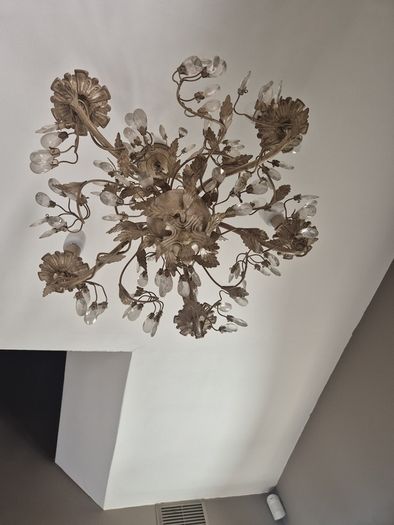 3 Ceiling lights