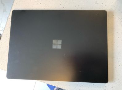 Microsoft Surface Laptop 4 - 13.5" - i7, 16GB RAM, 256GB SSD + Docking Station