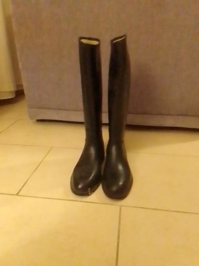 Horse riding boots
