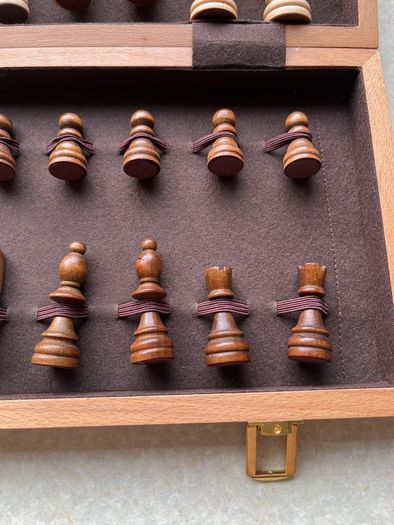 Gokl quality Wooden box Chess Set as New