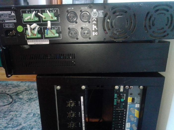 2 ADS 4x120watt channel amplifiers 150 each