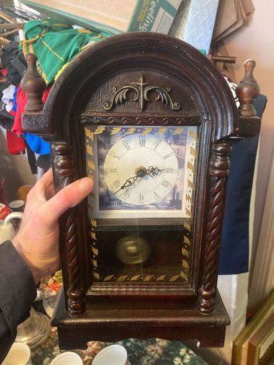 Victorian style mantle clock free postage