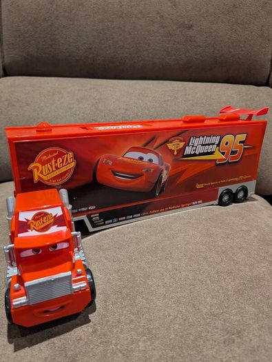 Large Mack Hauler Playset, Disney Pixar Cars 2