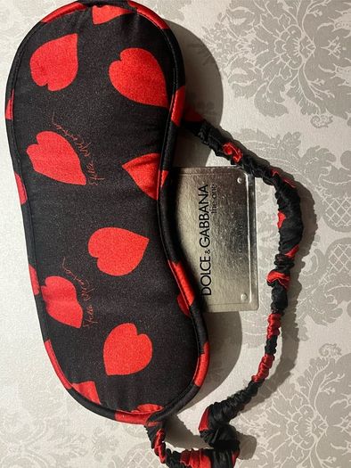 Silk Eye Mask STELLA MCCARTNEY Logo Black Red Heart 100% Mulberry Silk Travel Sleep Mask Luxurious mulberry silk travel sleep eye mask from Stella McCartney. Logo throughout.
