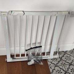 Safety 1st Children Extended Flat Step Stair Gate 76cm wide, 74cm high