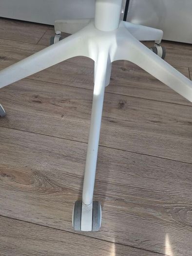 IKEA Office Chair with Armrests (Beige/White) - Good Condition