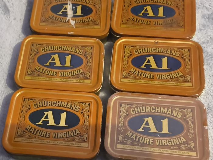 Tobacciana collectable A1tin and contents