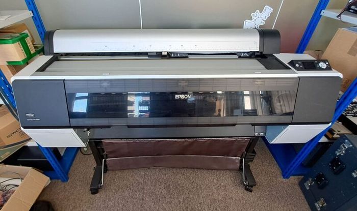 Epson stylus pro 9890 & ink cartridges, paper roll