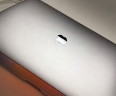 Apple MacBook Pro 15"2017 i7 16GB 1TB SSD Touchbar