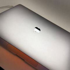 Apple MacBook Pro 15"2017 i7 16GB 1TB SSD Touchbar