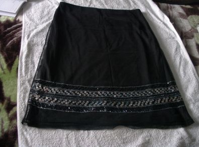 black skirt