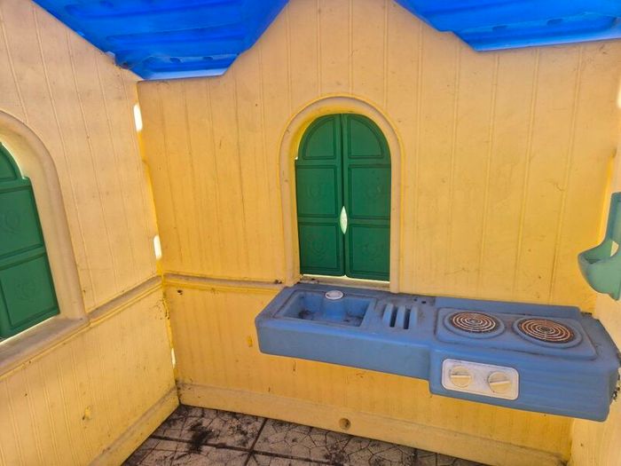 Little Tikes Playhouse