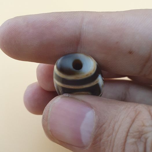 Vintage 4 Eyes Himalayan Tibetan Agate Bead Amulet