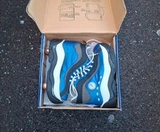 Size 7 rollers blades basket street flyer