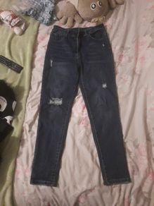 women's distressed jeans