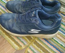 Free Golf Shoes- Skechers size 9